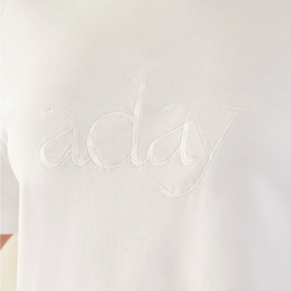 Aday Everyday Tee, Size Smalll - Picture 2 of 3